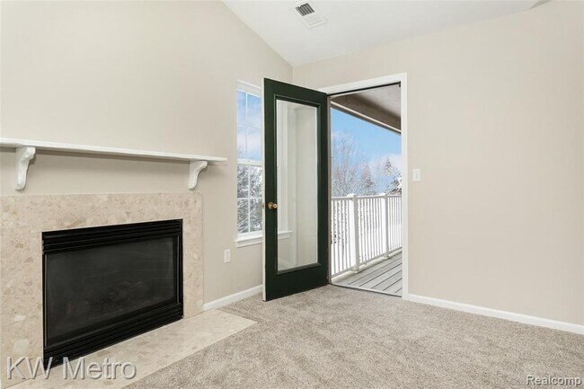 Foto del edificio - 4121 Hampton Ridge Blvd