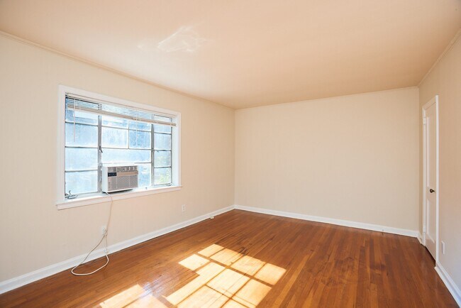 Foto del edificio - 1339 Briarwood Dr NE