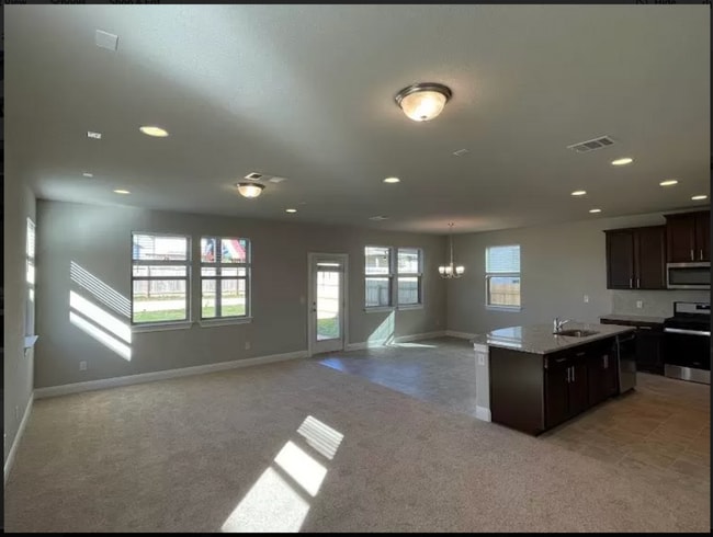 Foto del edificio - 200 Mayney Ln