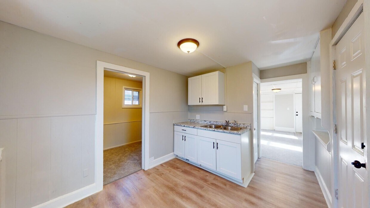Primary Photo - Clark / Fulton Area - 4 Bedroom Single Fam...