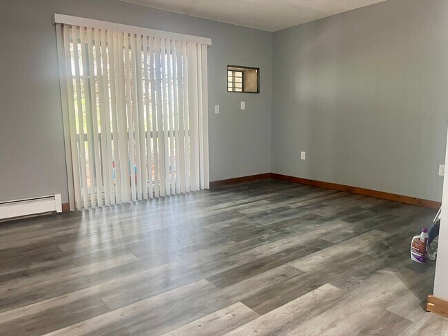 Foto del edificio - 30 Windermere Ave