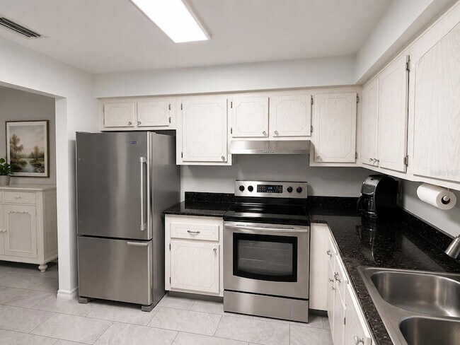 Foto del edificio - 1706 Belleair Forest Dr