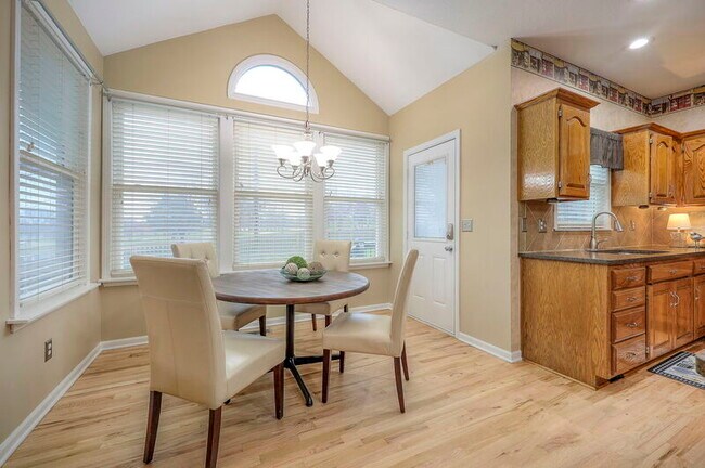 Foto del edificio - 12721 Flint Ln