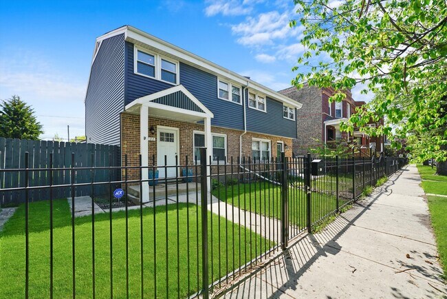 Building Photo - 1731 N Harding Ave