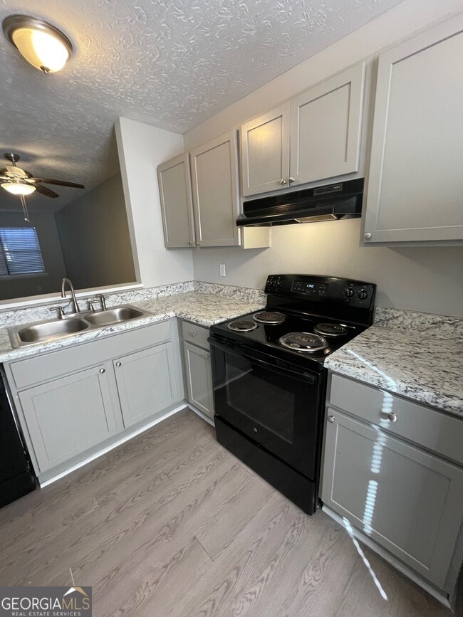 Building Photo - 763 South St