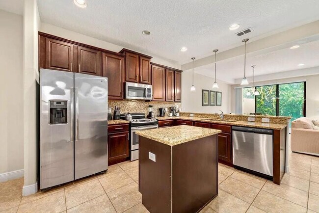 Foto del edificio - 8209 Roseville Blvd