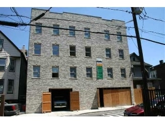 Building Photo - 528 47th St