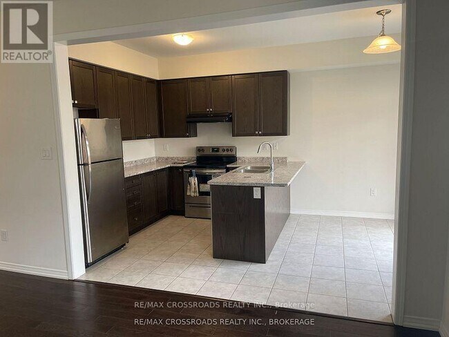 Photo du bâtiment - 166 Munro Cir