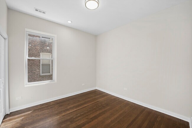Foto del edificio - 6014 S Prairie Ave