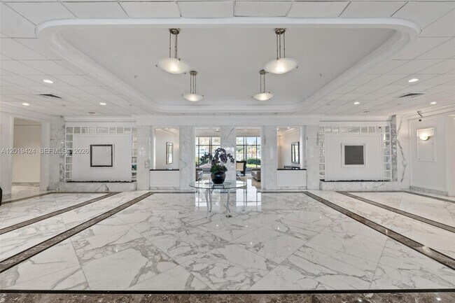 Building Photo - 5700 Collins Ave