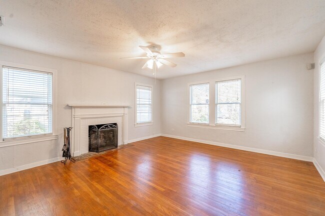 Building Photo - 1710 Edison Dr
