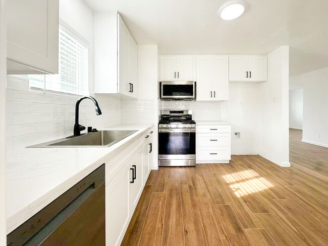 Building Photo - Updated 4BR Home in Lompoc with Spacious Yard — Move-In Ready!