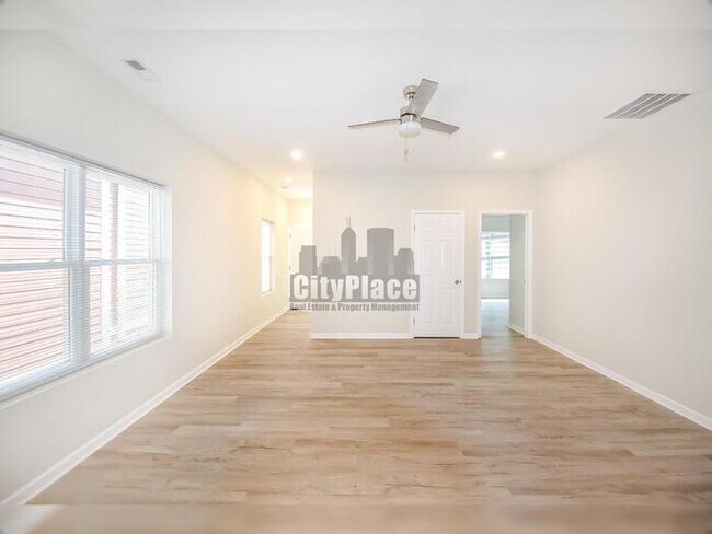 Foto del edificio - 614 Parkway Ave