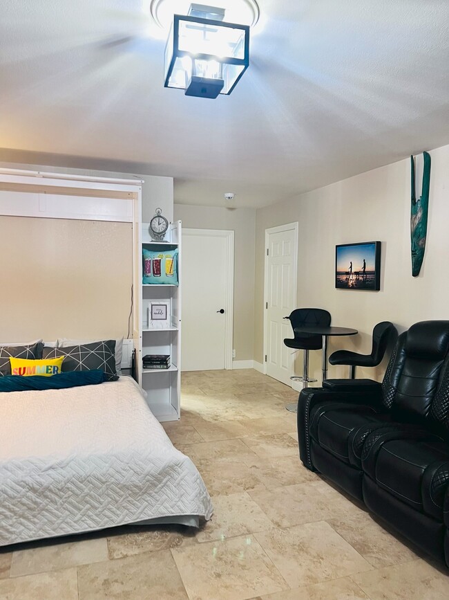 Building Photo - 31241 Old River Rd