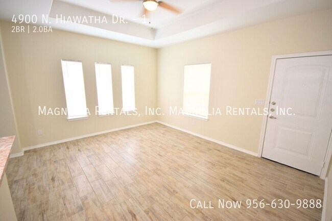Foto del edificio - 4900 N Hiawatha Dr