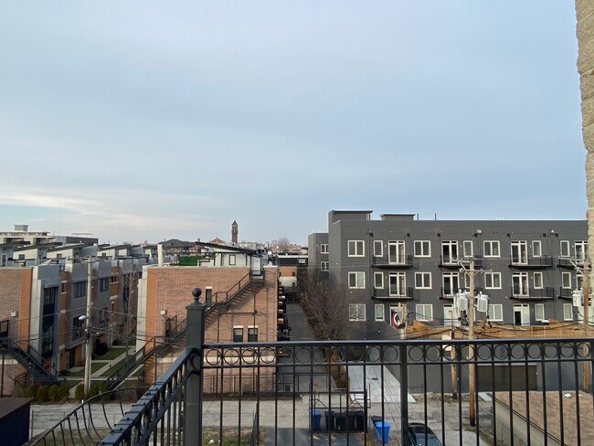Foto del edificio - 2226 W Monroe St