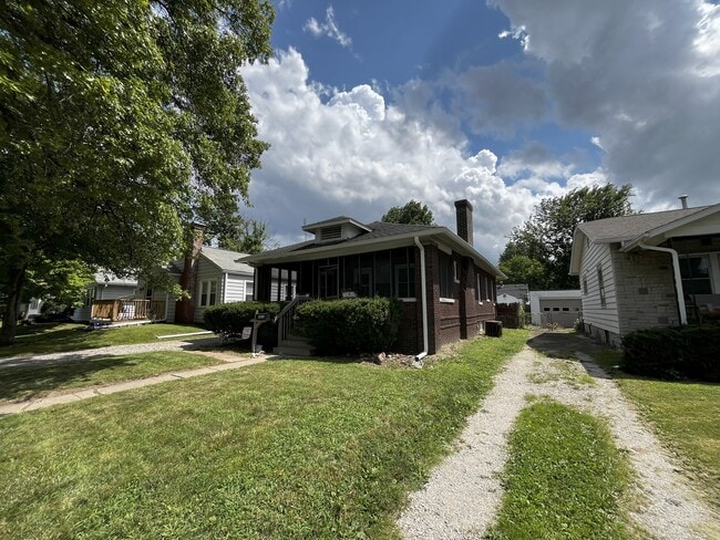 Building Photo - 1612 W Washington St