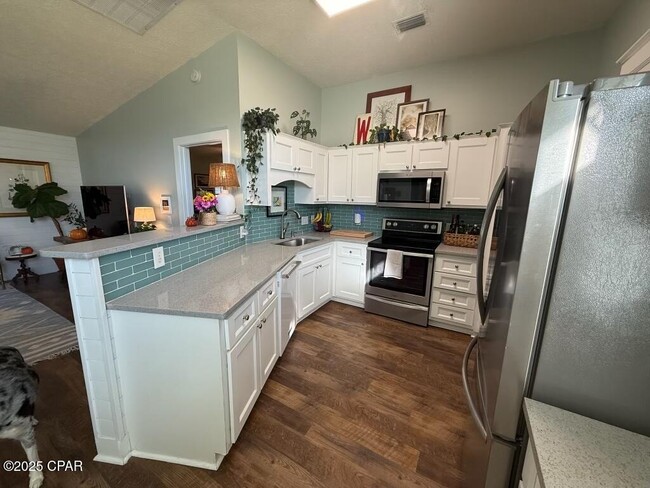 Building Photo - 128 Seaclusion Cir