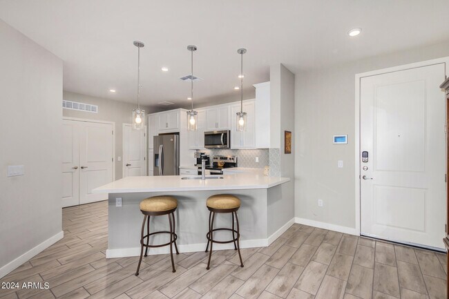 Foto del edificio - 2511 W Queen Creek Rd