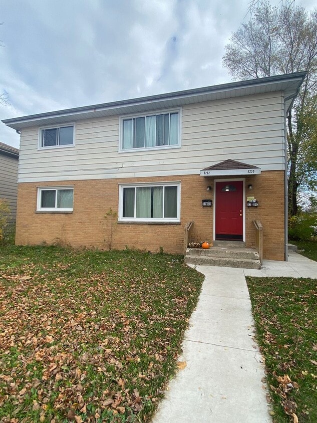 Foto principal - 5230 N 84th St