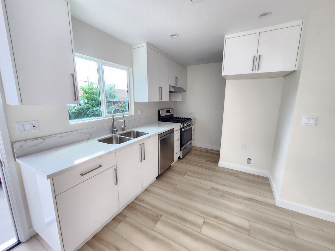 Foto principal - 7159 Apperson St