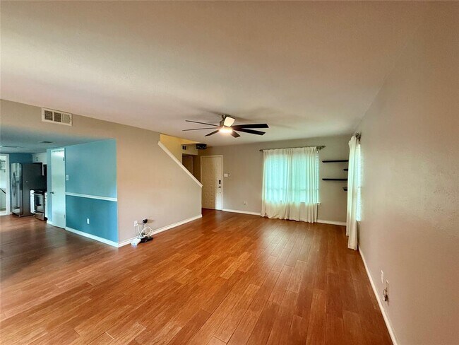 Foto del edificio - 3408 Ambleside Dr