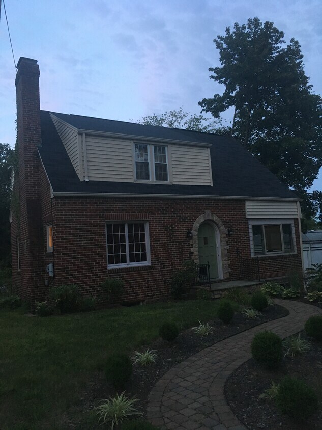 Primary Photo - 519 S Fraser St