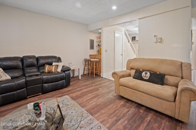 Foto del edificio - 854 Crest Pines Ln