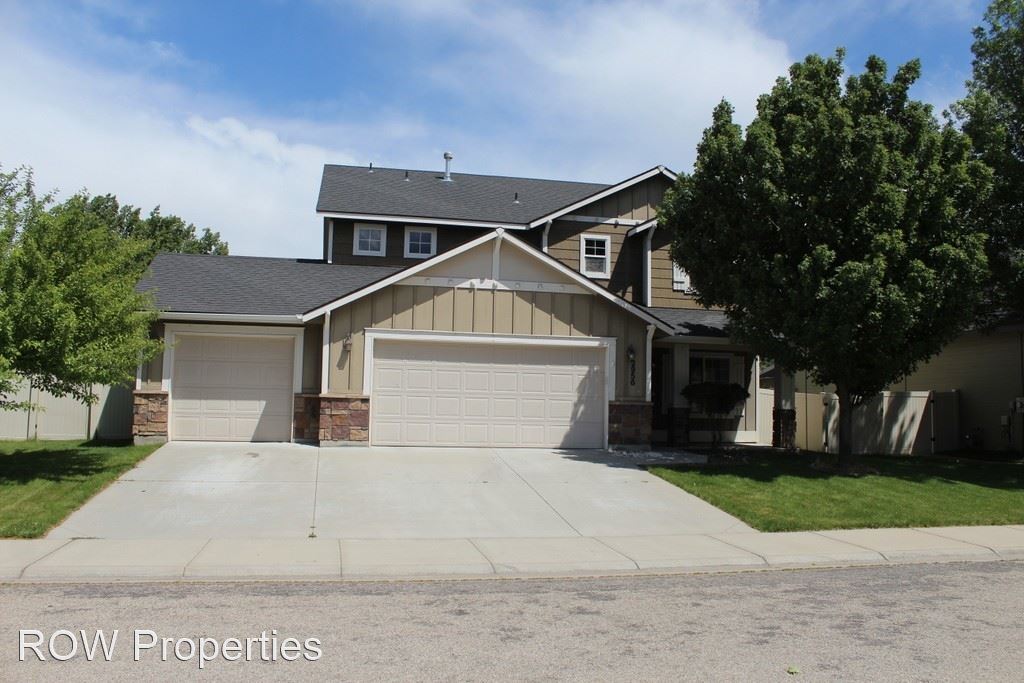 Primary Photo - 4 br, 2.5 bath House - 2956 N Sharon Ave