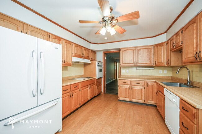 Building Photo - 1007 Pineknot Dr