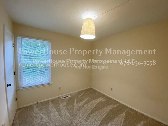 Building Photo - 4725 Carversham Way
