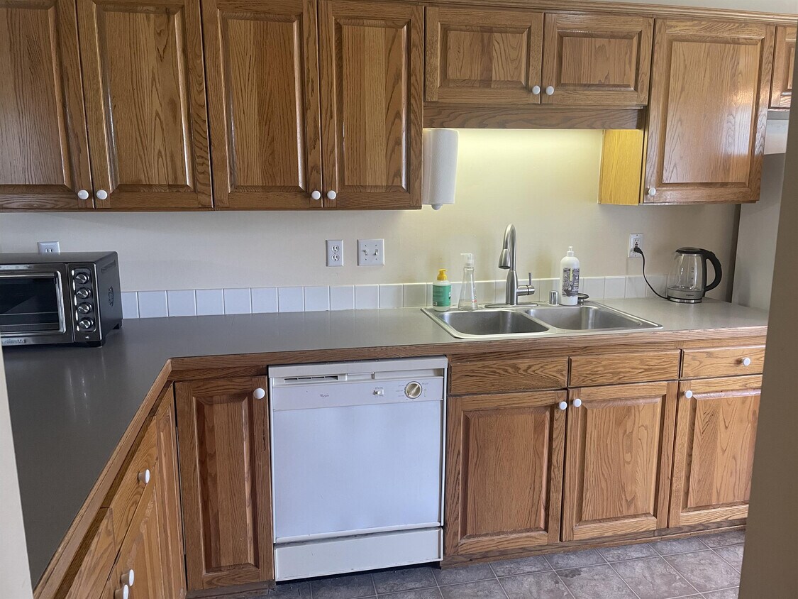 618 Eldridge St, Lawrence, KS 66049 Townhome Rentals in Lawrence KS