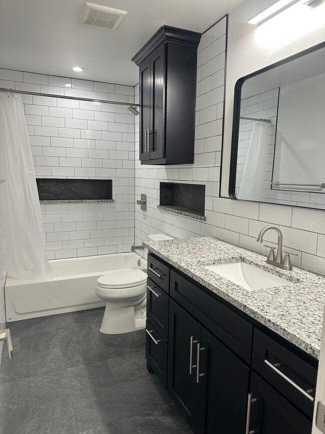 Building Photo - Courthouse Apartments