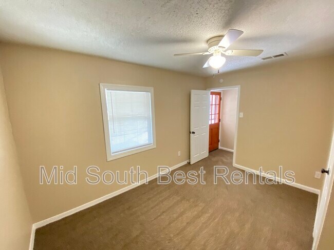 Building Photo - 1525 Elliston Rd