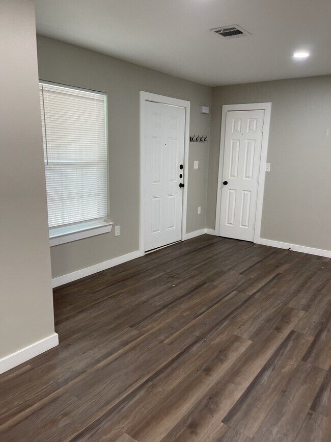 Foto del edificio - 7317 Briefway St
