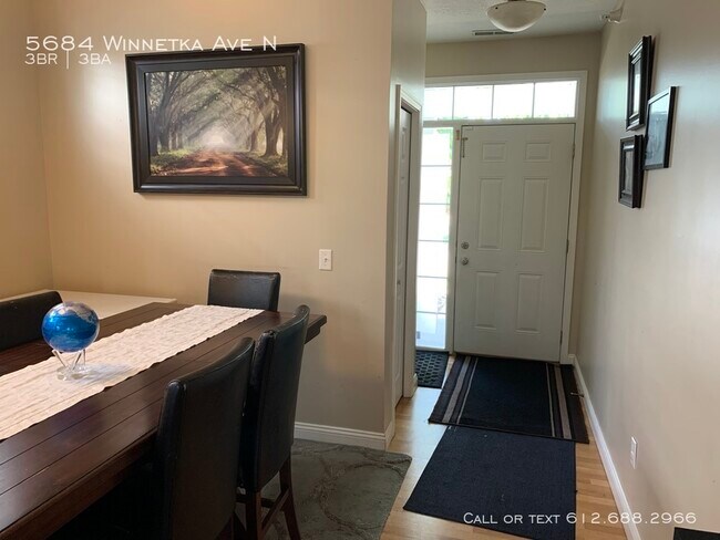 Foto del edificio - 5684 Winnetka Ave N