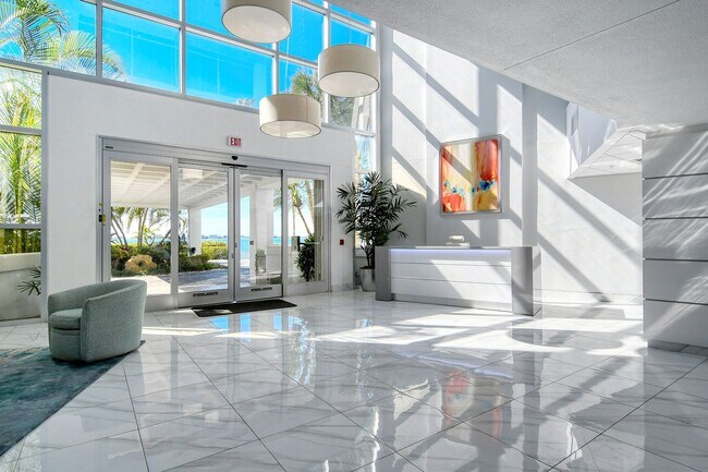 Foto del edificio - Condo on the Bay - Direct Sarasota Waterfront