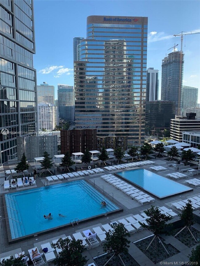 Foto del edificio - 475 Brickell Ave