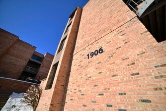 Building Photo - 1906 E Shorewood Blvd