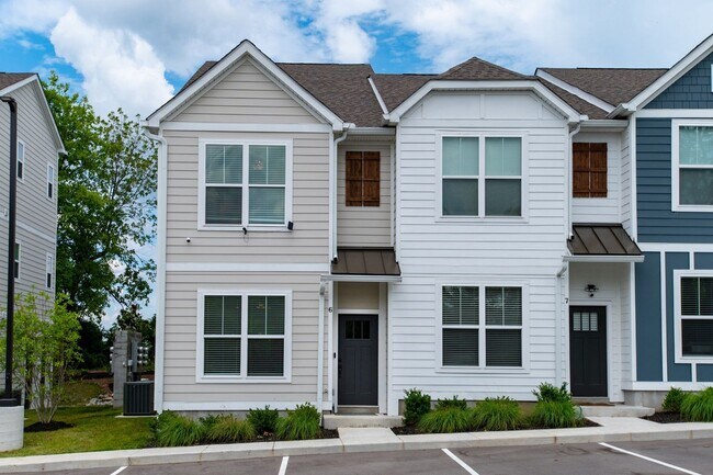 Foto del edificio - Brand new, Low-maintenance living!