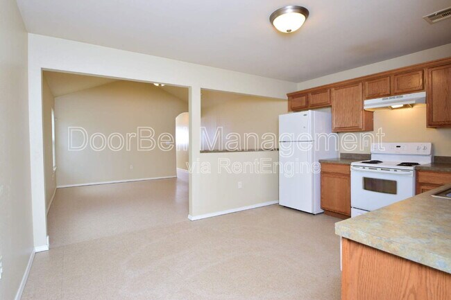 Foto del edificio - 6013 S Madison Pl