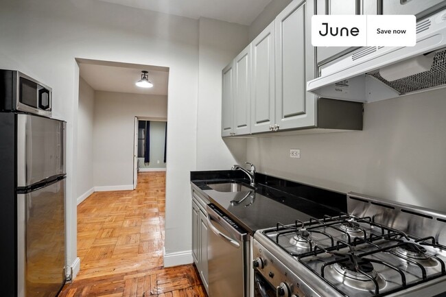 Photo - 715 E 5th St Apartment