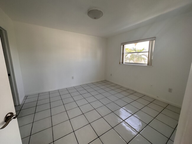 Building Photo - 3052 SW 27th Ave