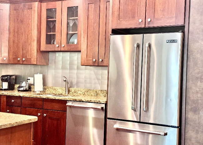 Photo - 1018 S May St Apartment