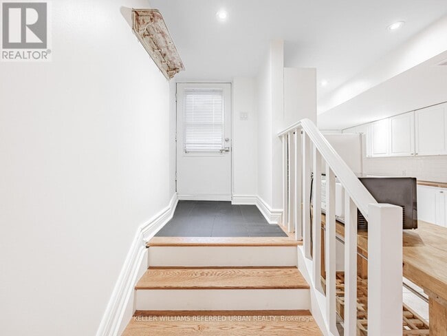 Building Photo - 314 Dovercourt Rd