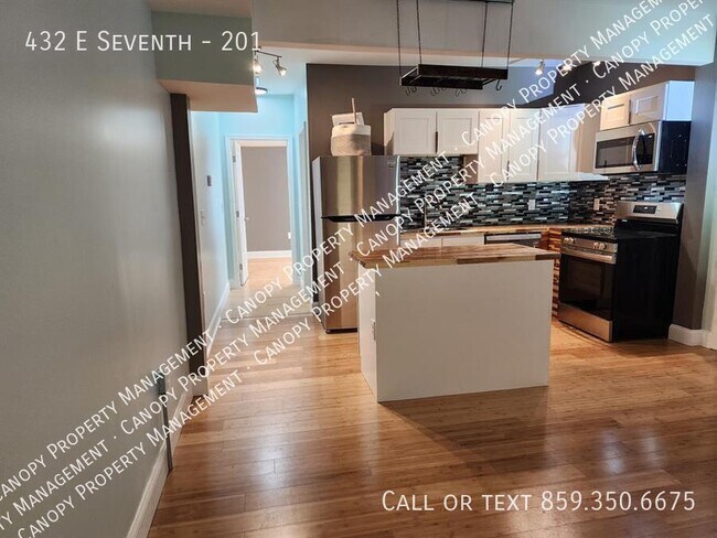 Building Photo - 432 E Seventh-201