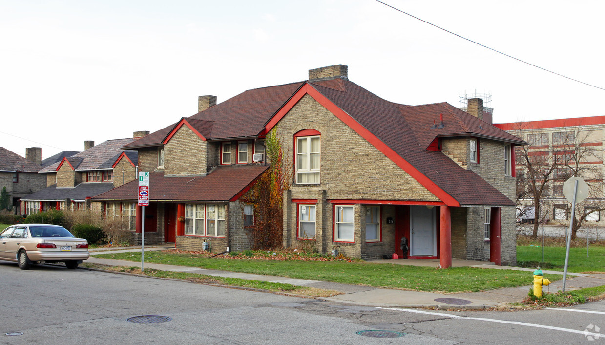 Primary Photo - 425-447 Rosedale St