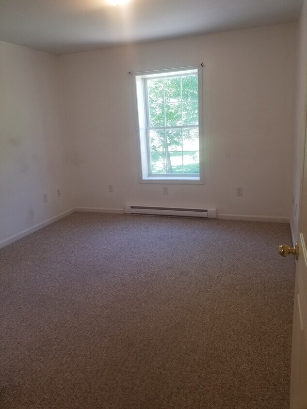 166 Bowery St Unit 2B, Frostburg, MD 21532 Room for Rent in Frostburg, MD