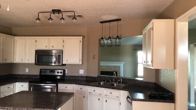 Foto del edificio - COMING SOON!