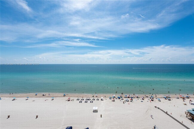 Foto del edificio - 17475 Collins Ave